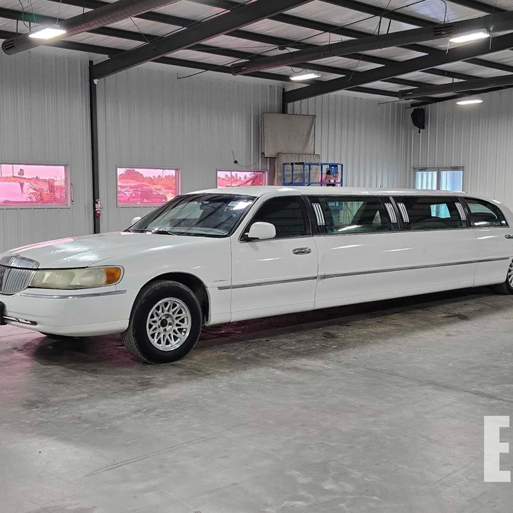 1999 LINCOLN TOWN LIMOUSINE