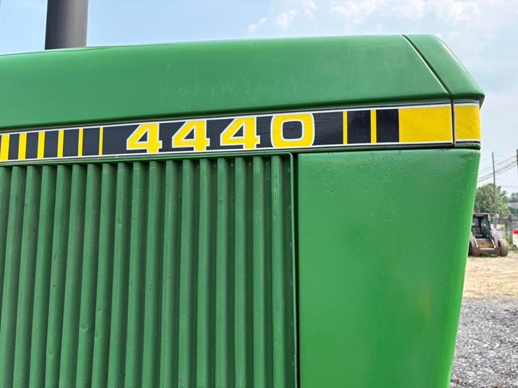 john-deere-4440-image-12