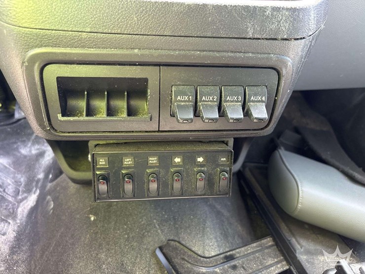 2017-ford-transit-image-32