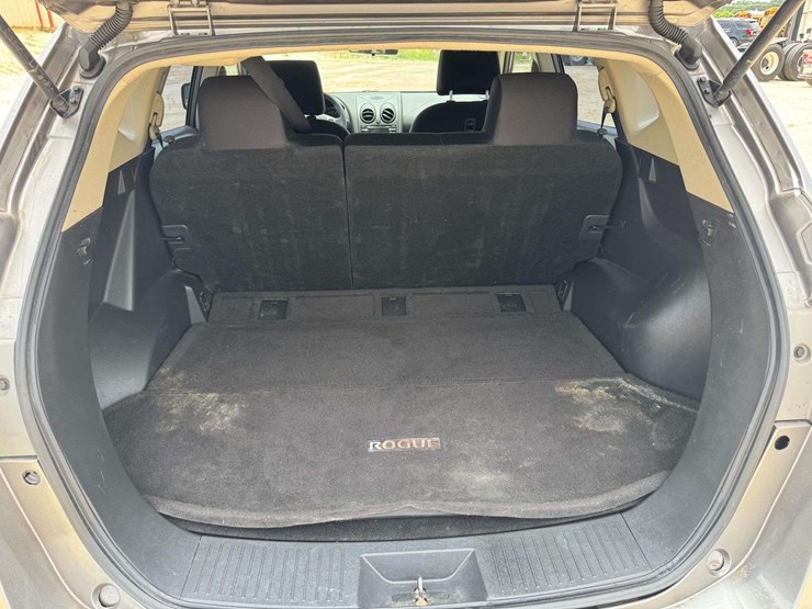 2014-nissan-rogue-image-18