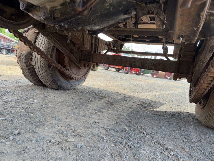 mack-c-cab-dump-truck-image-39