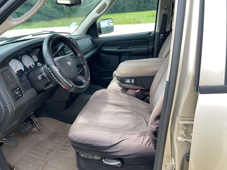 2004-dodge-ram-2500-image-10