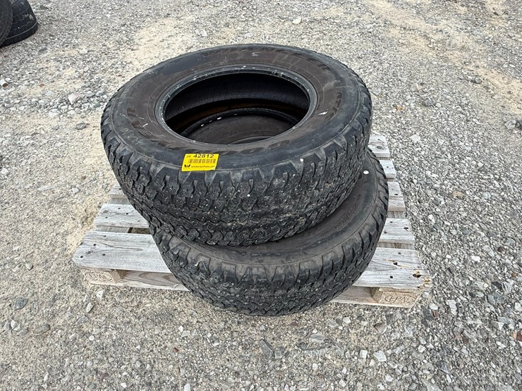 #42812-•-lot-of-(2)-goodyear-265/70r17-tires-inv#-42812-image-3