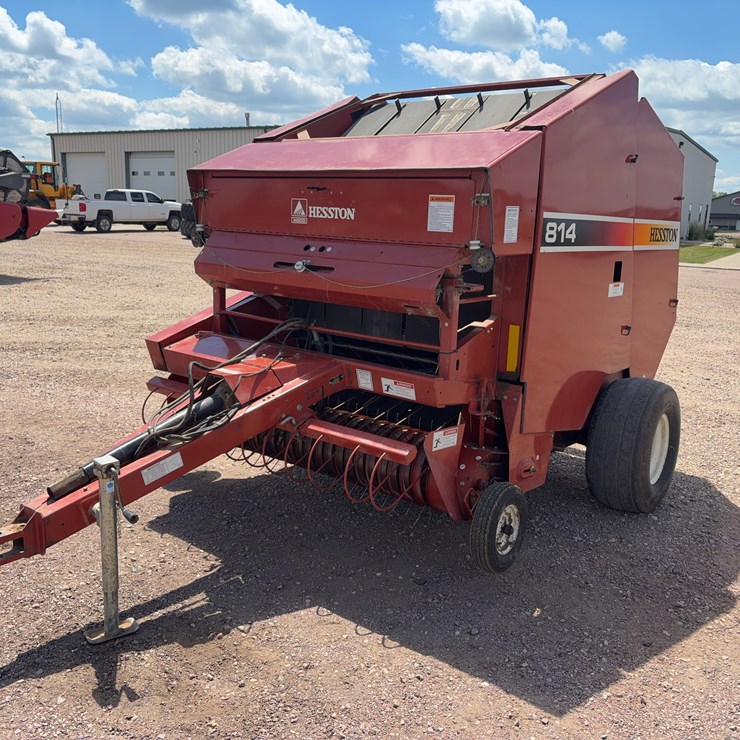 2005 HESSTON 814