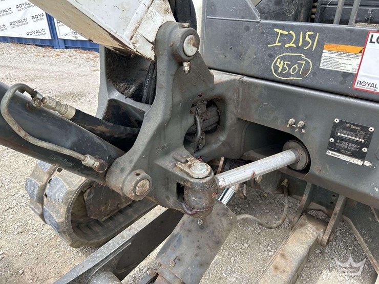 2019-bobcat-e50-mini-excavator-image-23