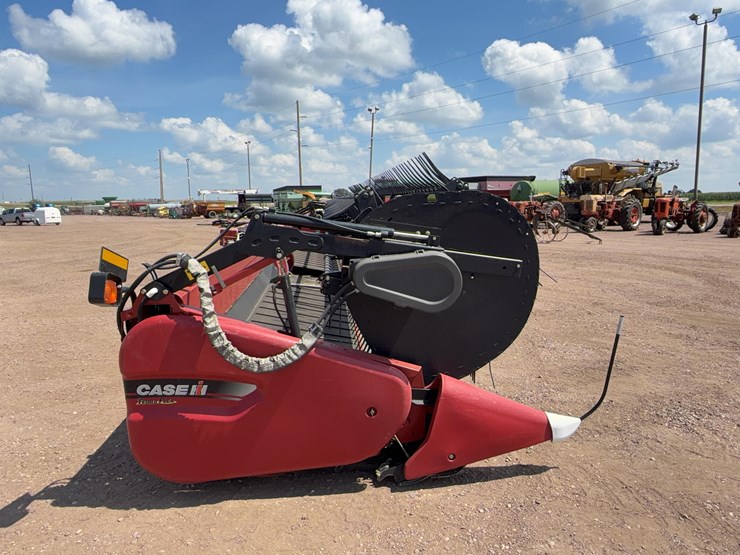 2014-case-ih-3162-image-4