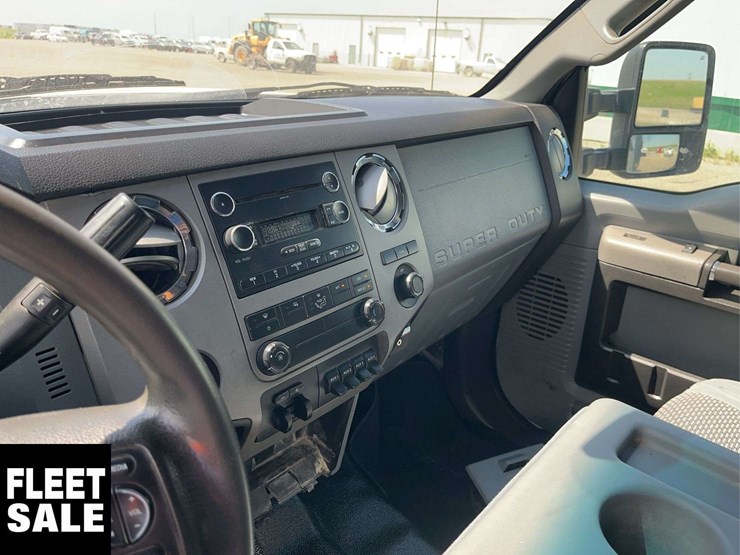 2013-ford-f550-image-15