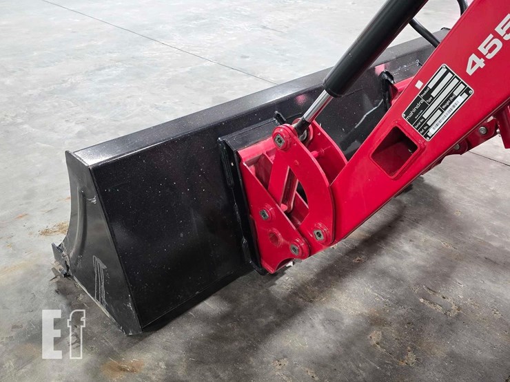 2026-mahindra-4540-image-12