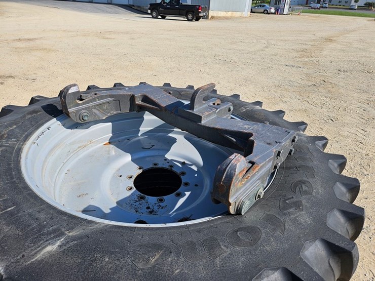massey-ferguson-7624-image-82