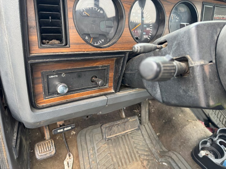 1991-dodge-ram-350-image-25