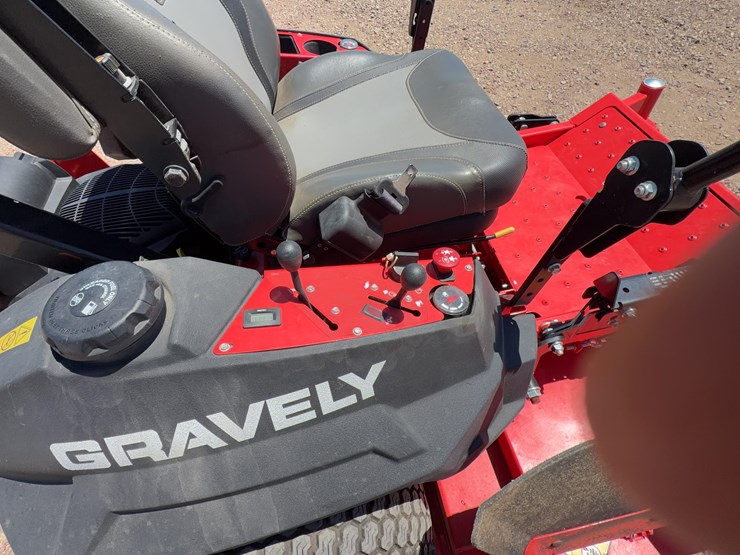 gravely-992267-zero-turn-mower-image-20