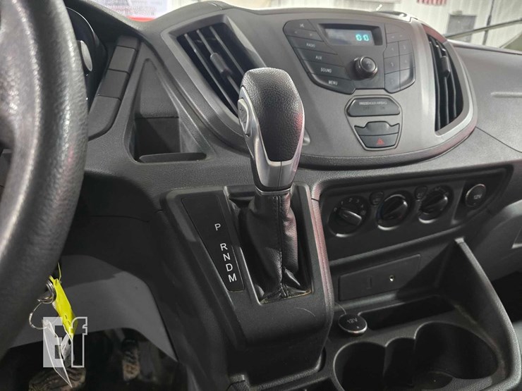 2015-ford-transit-image-14