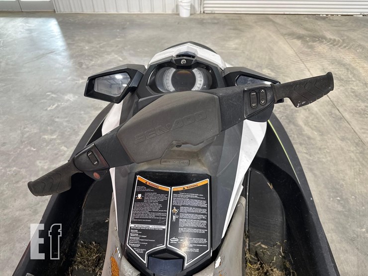 sea-doo-gti-se-personal-watercraft-image-8