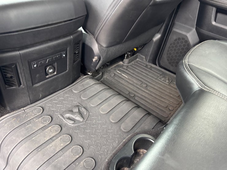 2016-dodge-ram-2500-image-40