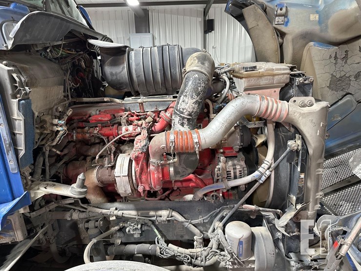 2011-kenworth-t660-image-28