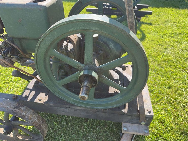international-1-1/2-hp-type-m-engine-image-8