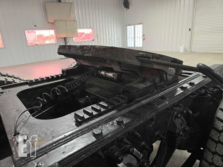 2009-kenworth-w900-image-21