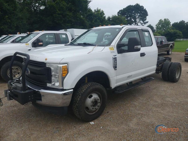 2017-ford-f350-image-11