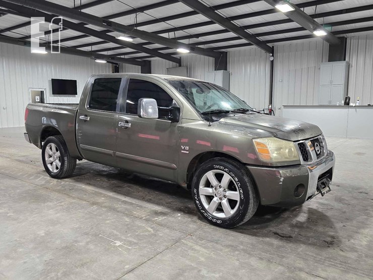 2004-nissan-titan-image-2