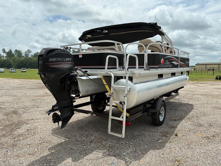 #20293-•-2018-suntracker-pontoon-boat-image-4