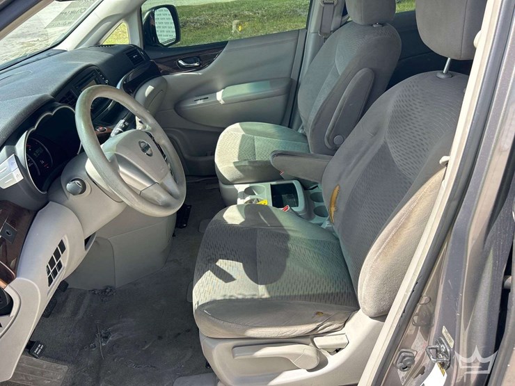 2015-nissan-quest-image-15