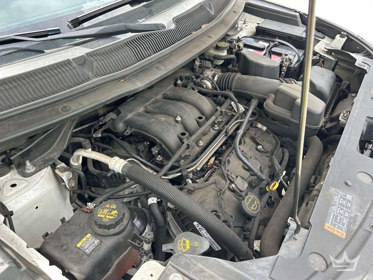 2016-ford-explorer-image-9