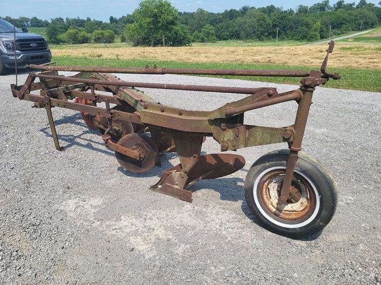 oliver-545-in-furrow--4-bottom-moldboard-plow-w/coulters-image-5