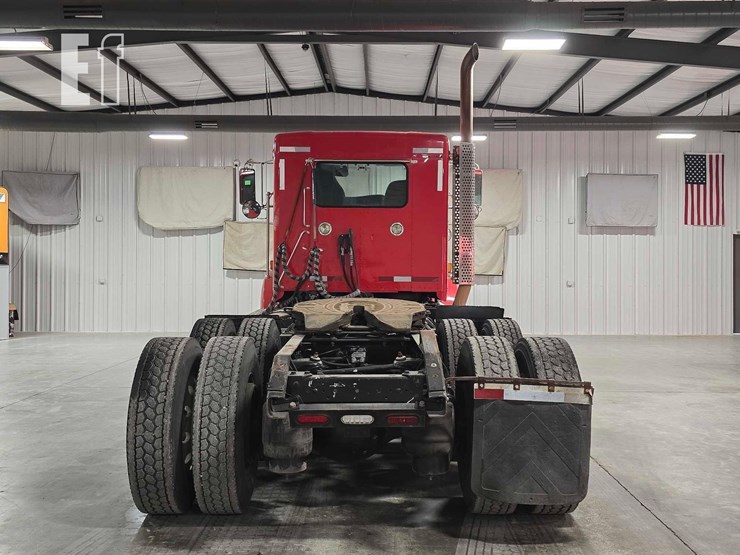 2013-kenworth-t800-image-8