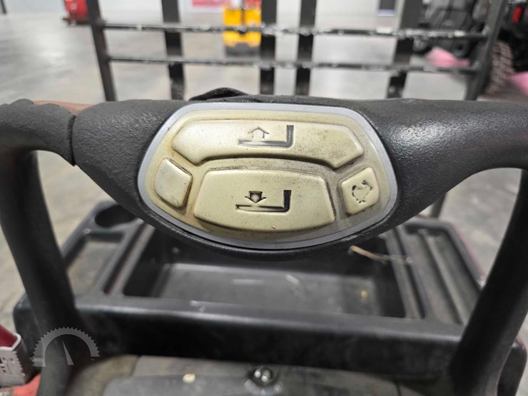 raymond-8400-image-13