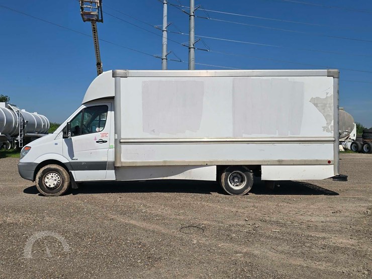 2009-freightliner-sprinter-3500-image-5