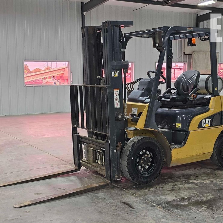 2020 CATERPILLAR GP25N