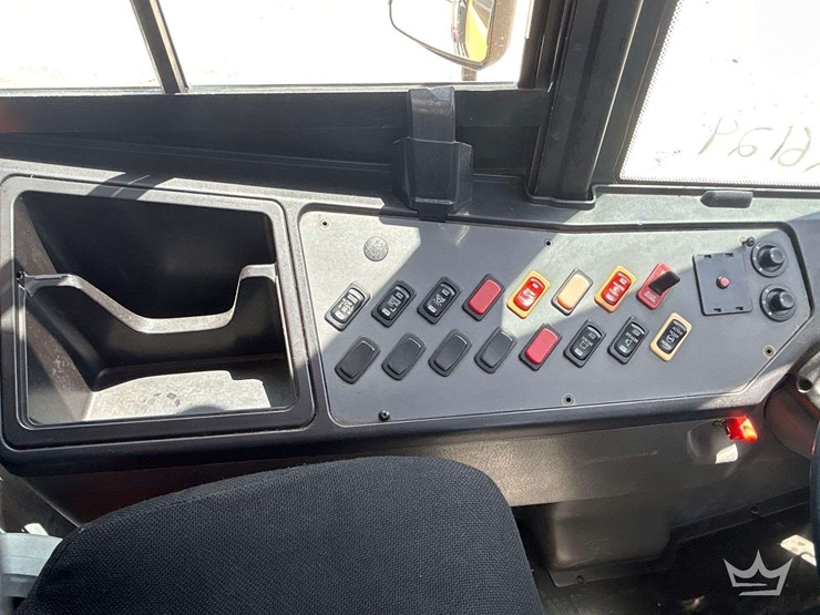 2016-freightliner-b2-image-28