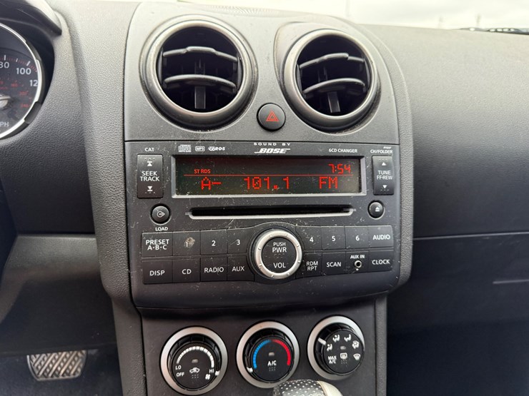 2010-nissan-rogue-image-63
