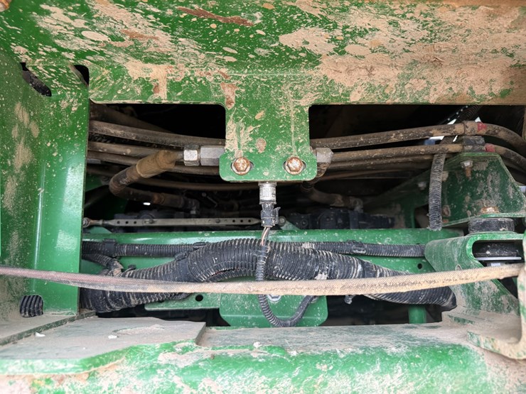 2016-john-deere-r4038-image-24