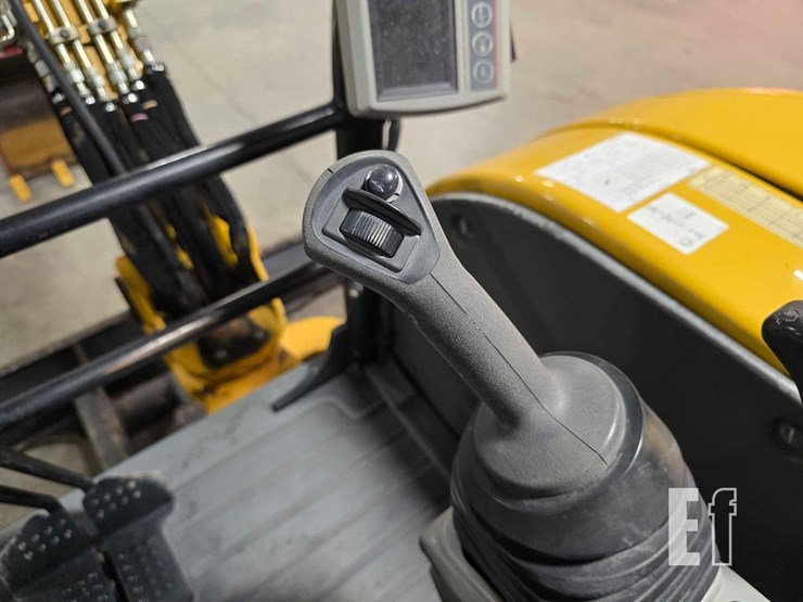 2019-caterpillar-303.5e2-cr-image-21