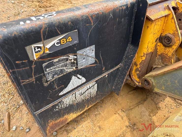 2011-deere-333d-image-5