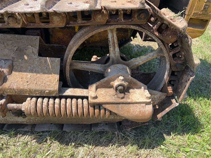 caterpillar-twenty-two-image-23