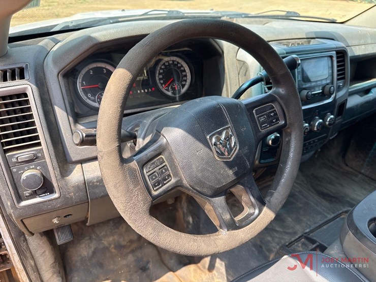 2016-dodge-3500-image-18