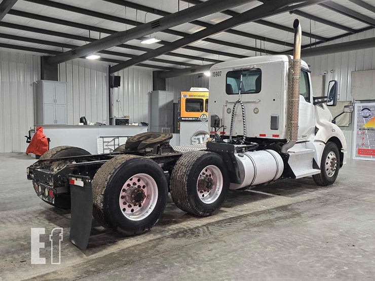 2015-kenworth-t680-image-3