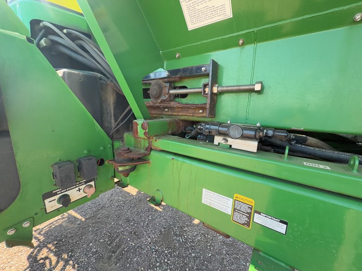 2012-john-deere-4940-image-30