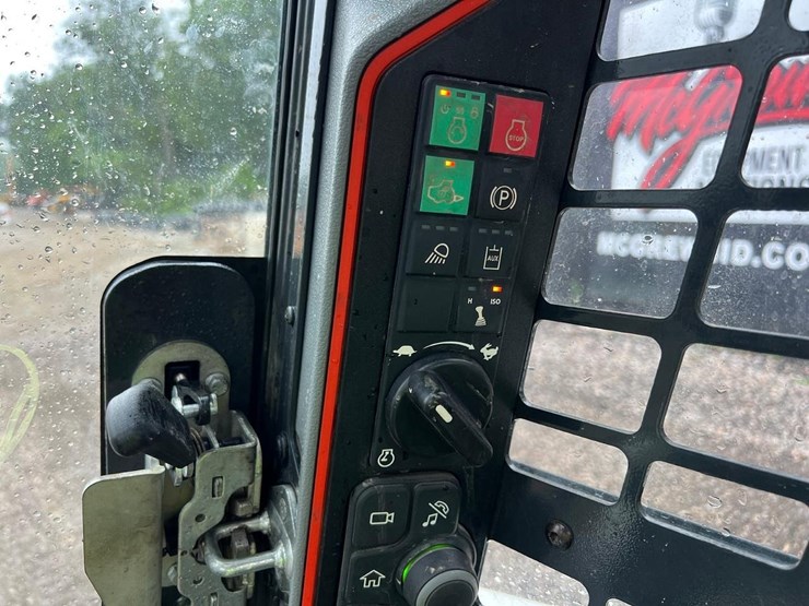 2023-bobcat-t76-image-21