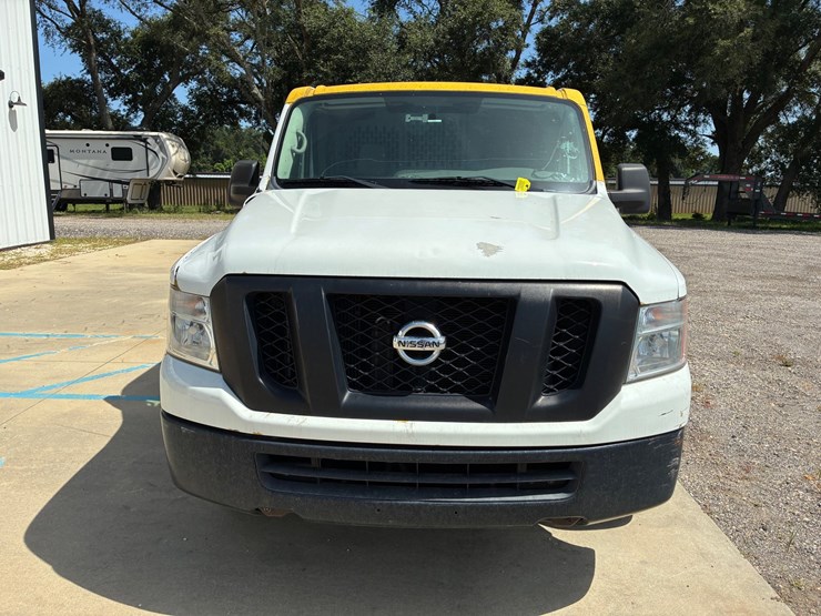 2020-nissan-nv2500-image-2