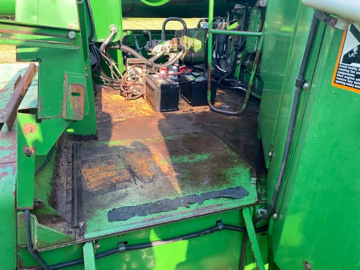 john-deere-9600-4x4-combine-image-68