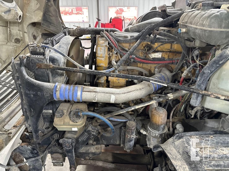 2007-freightliner-columbia-120-image-24