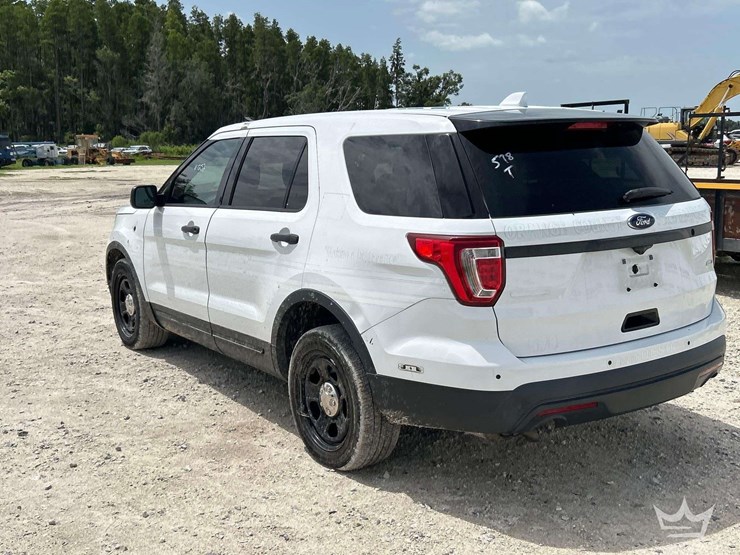 2016-ford-explorer-image-4