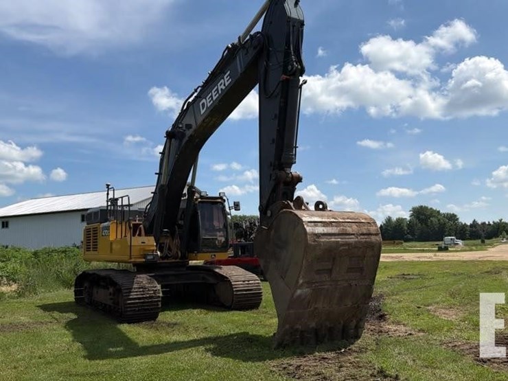 2015-deere-470g-lc-image-2