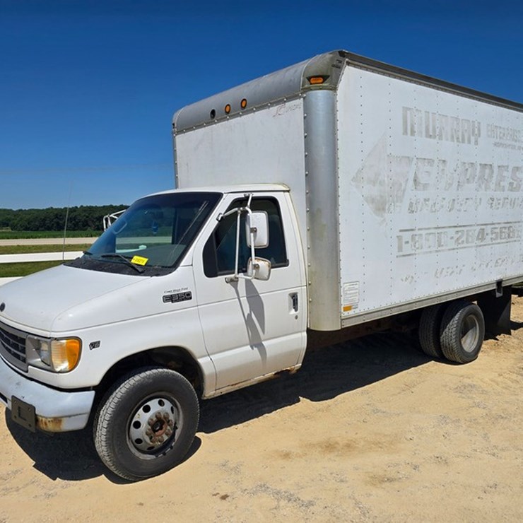 2001 FORD E350