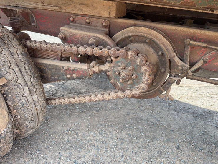 mack-c-cab-dump-truck-image-42