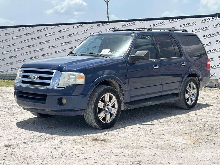 2010-ford-expedition-image-1