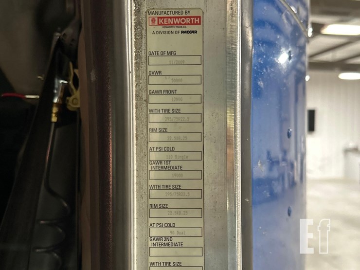 2011-kenworth-t660-image-37